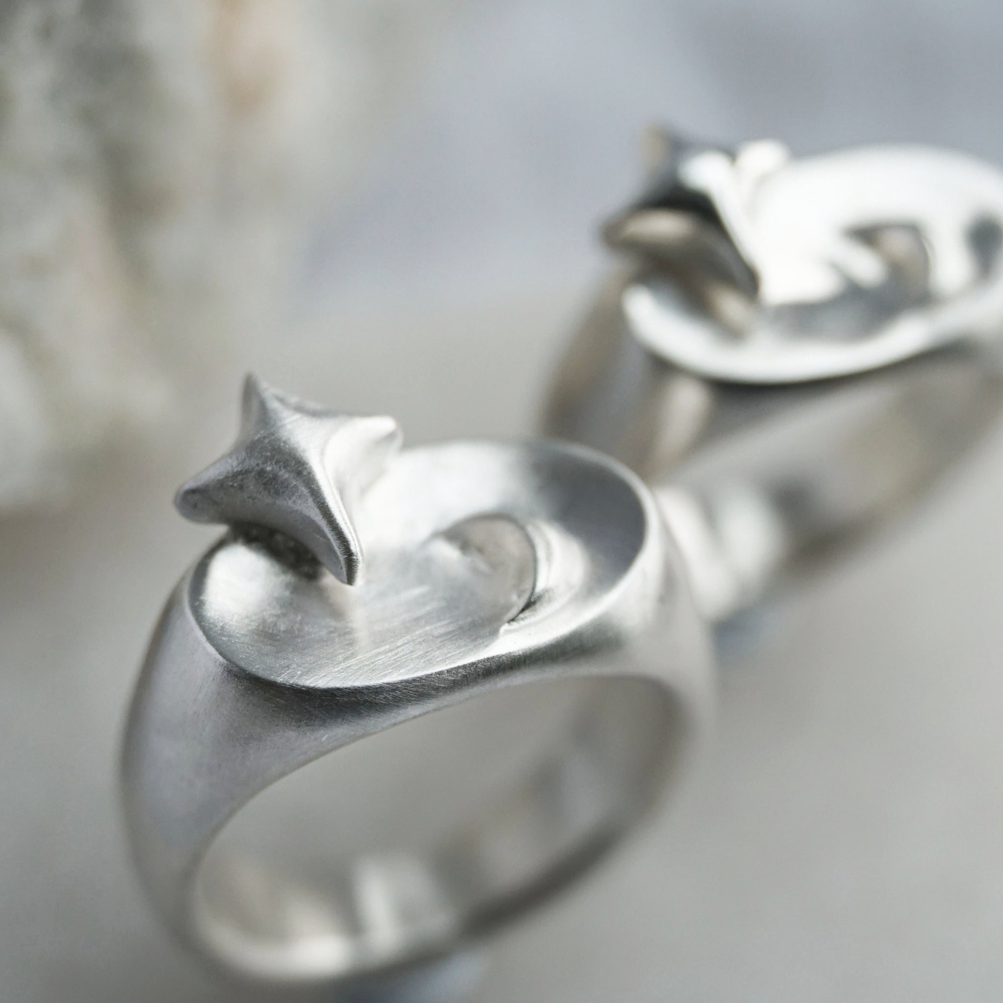 Gaze Ring